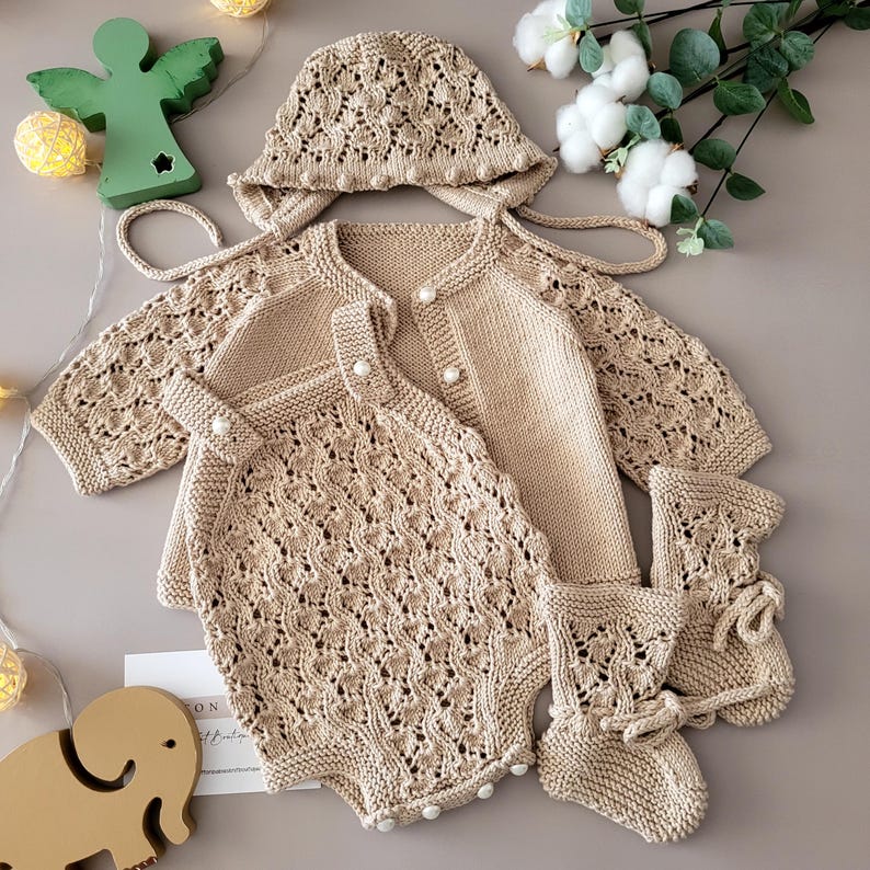 Cozy Hand-Knit Newborn Outfit Organic Cotton Gift - Ręcznie dziergany zestaw noworodkowy bawełna organiczna